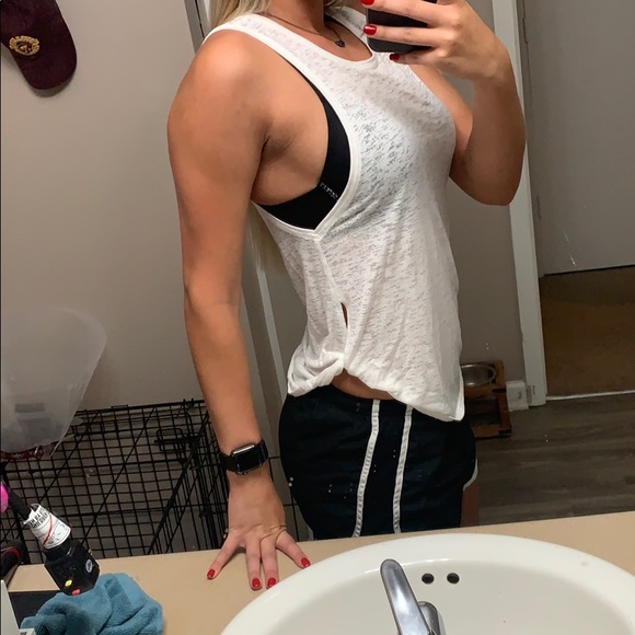 Lululemon tank - Picture 4 of 5